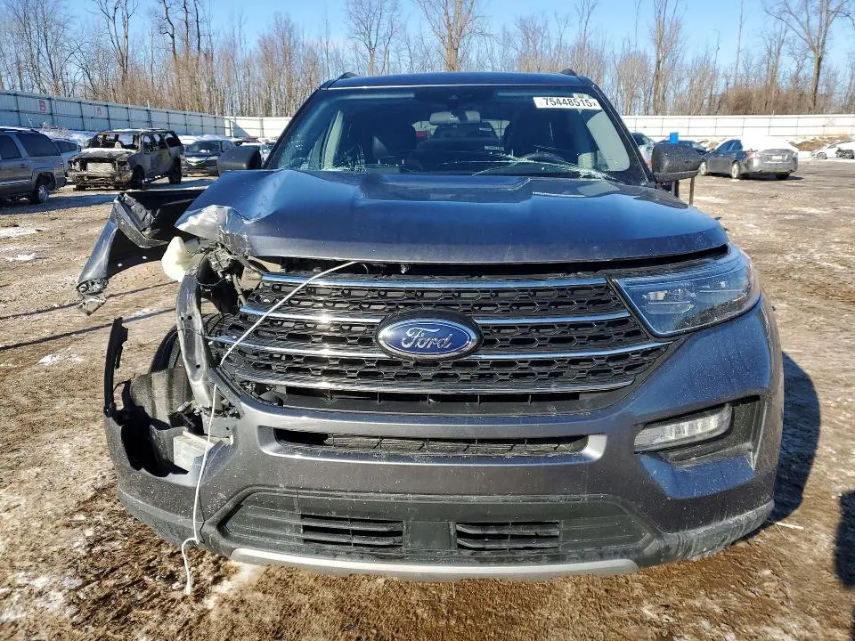 2022 FORD EXPLORER XLT  