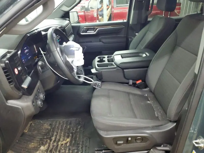 2025 CHEVROLET SILVERADO K1500 LT  