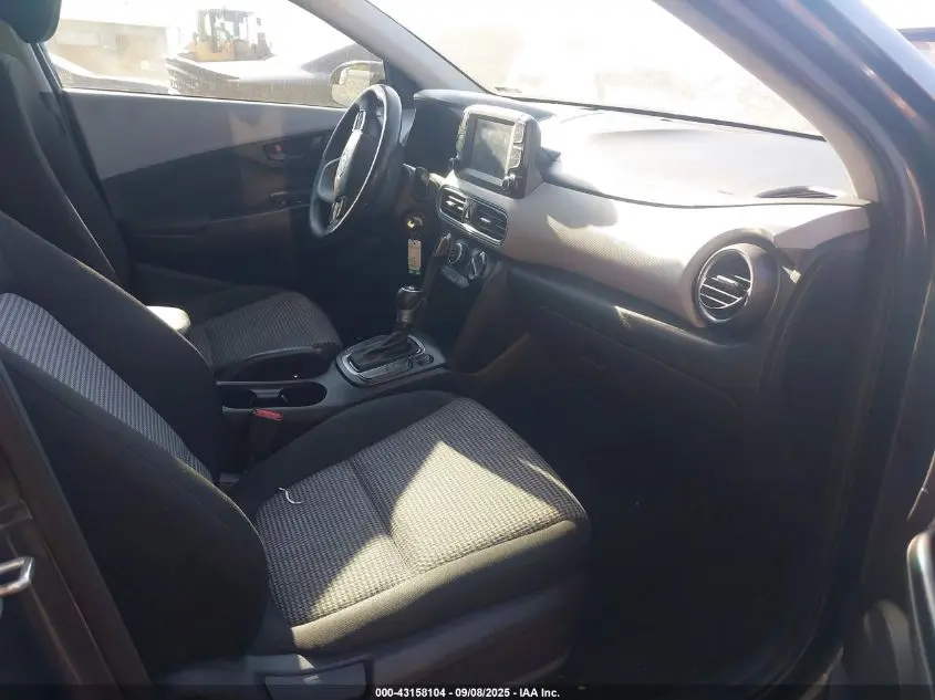 2021 HYUNDAI KONA SE