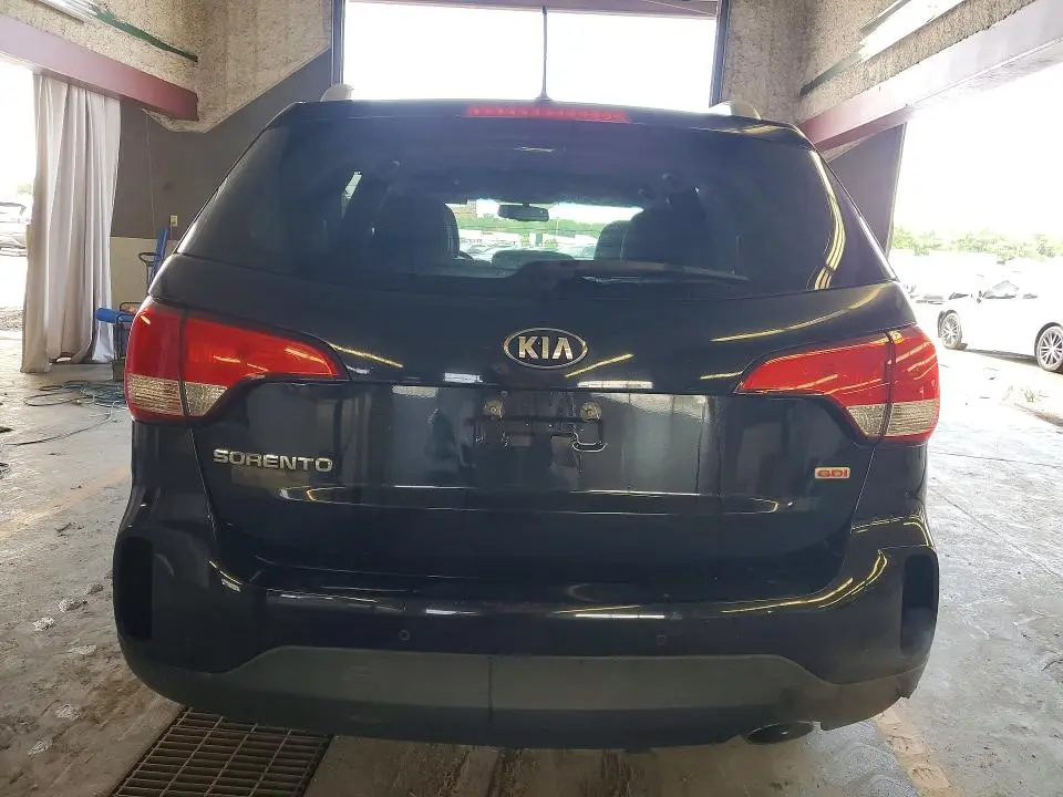2014 KIA SORENTO LX  