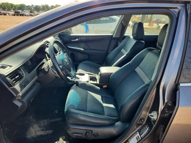 2014 TOYOTA CAMRY SE  