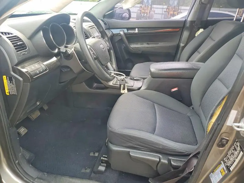2013 KIA SORENTO LX  