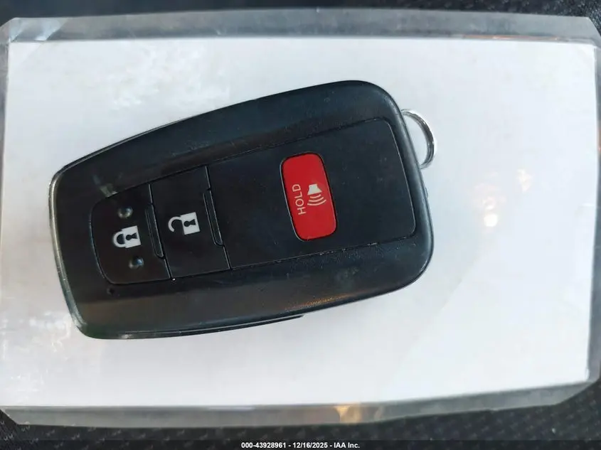 2022 TOYOTA PRIUS LE