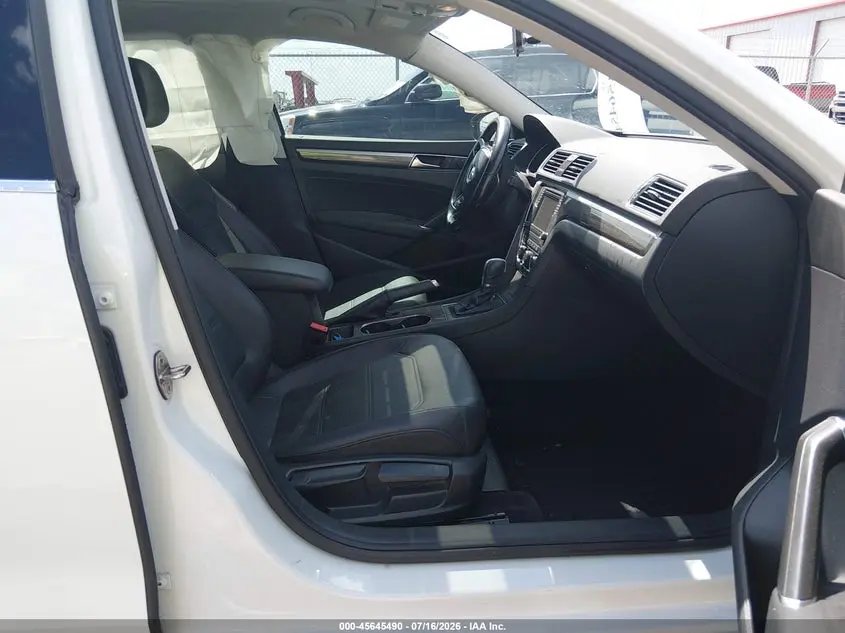 2018 VOLKSWAGEN PASSAT 2.0T SE