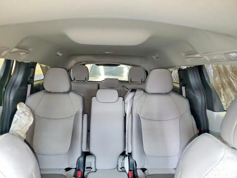 2025 TOYOTA SIENNA LE 8-PASSENGER  