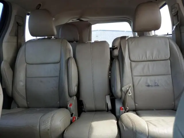 2016 TOYOTA SIENNA XLE  