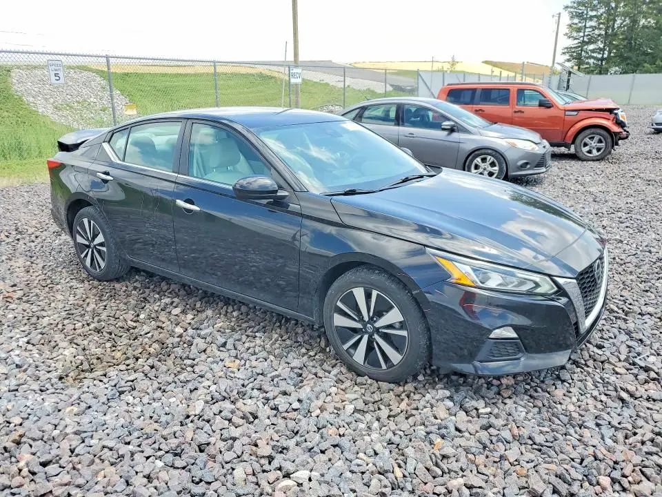 2021 NISSAN ALTIMA SV  