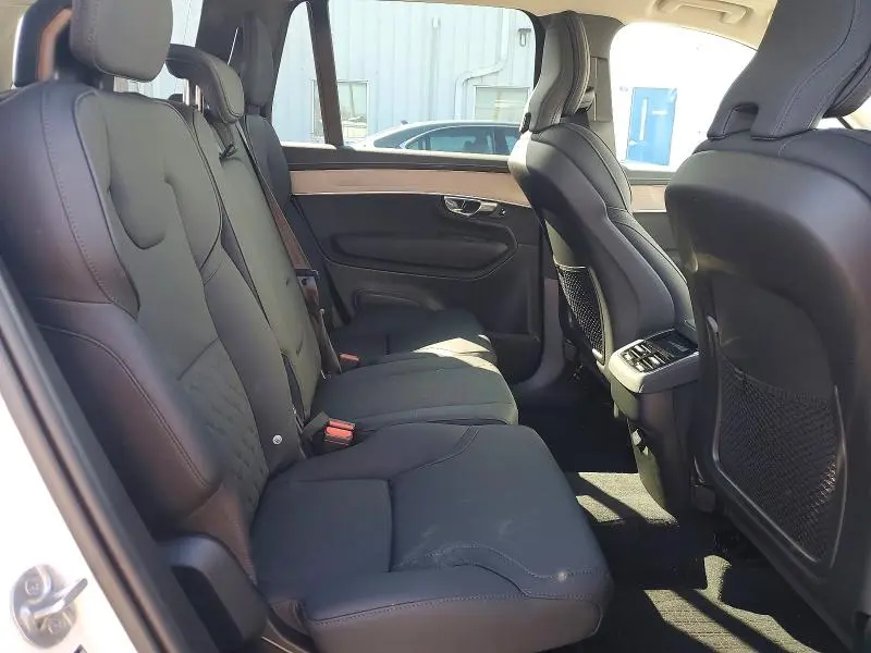 2025 VOLVO XC90 CORE  