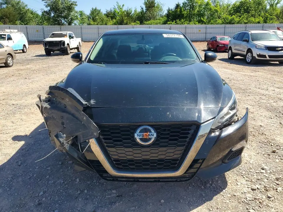 2019 NISSAN ALTIMA SR  