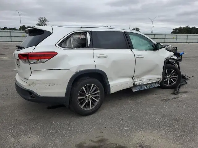 2018 TOYOTA HIGHLANDER SE  