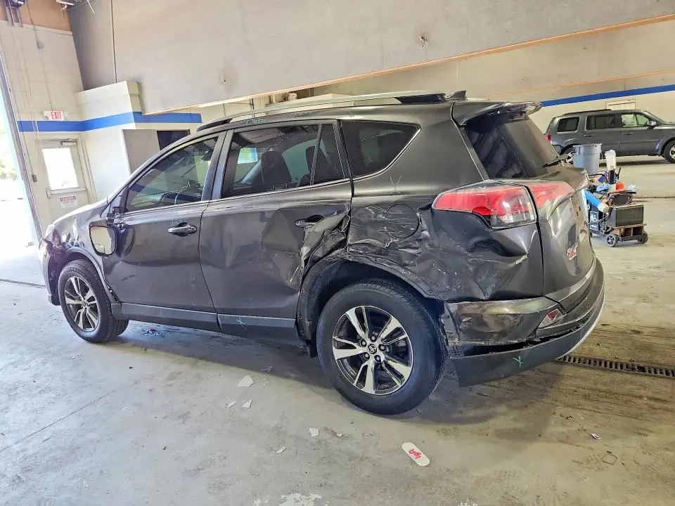 2017 TOYOTA RAV4 XLE  