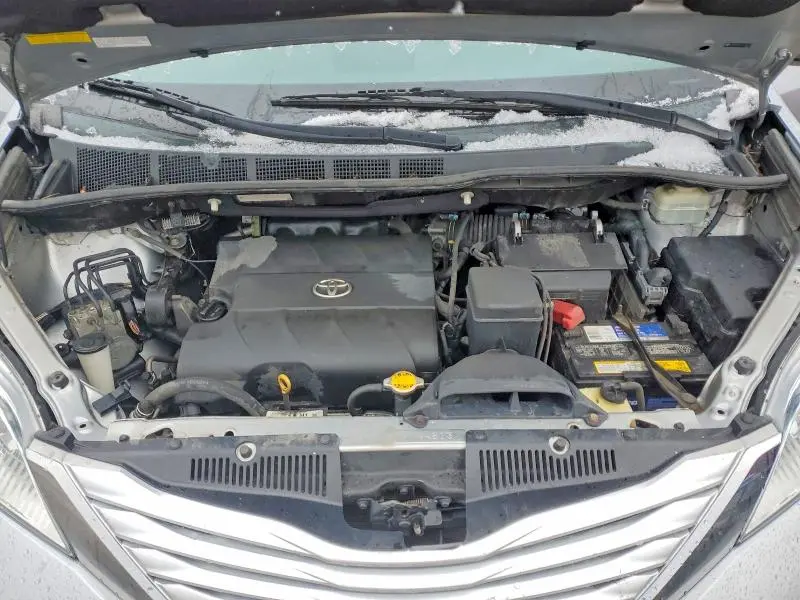 2014 TOYOTA SIENNA LIMITED 7-PASSENGER  