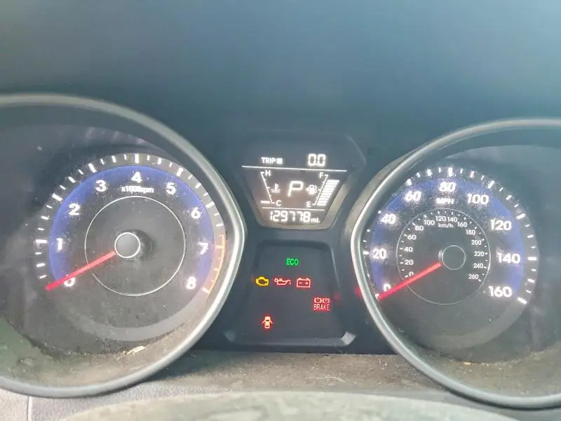 2014 HYUNDAI ELANTRA SE  