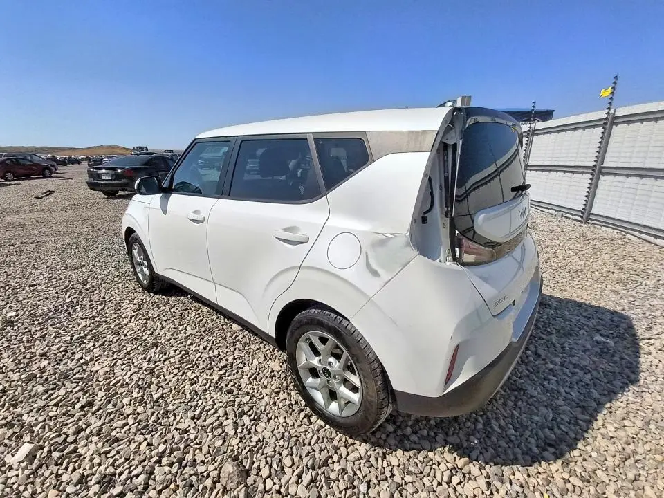 2023 KIA SOUL LX  