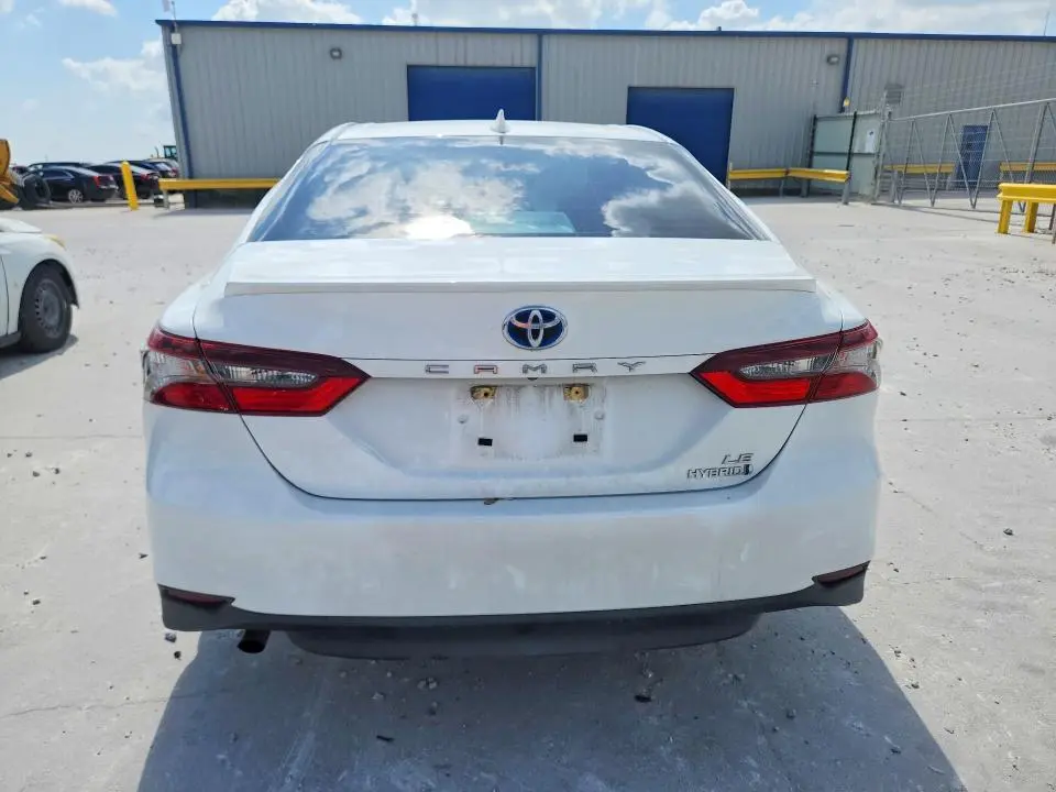 2022 TOYOTA CAMRY LE  