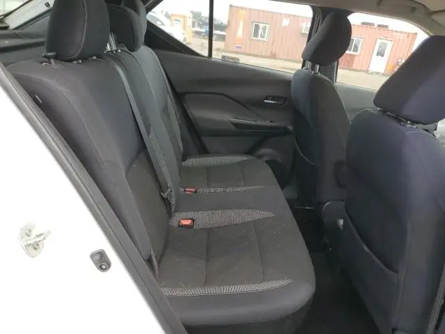 2018 NISSAN KICKS S  