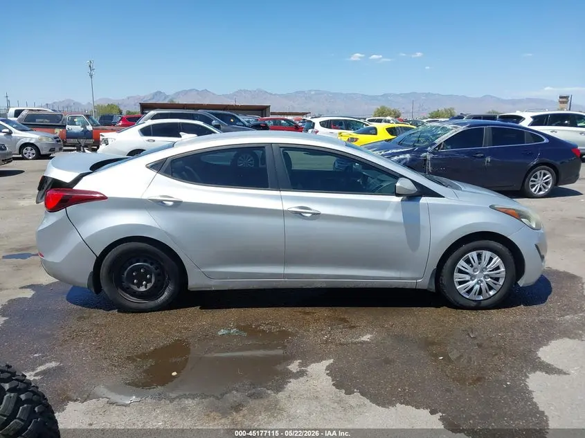 2016 HYUNDAI ELANTRA SE