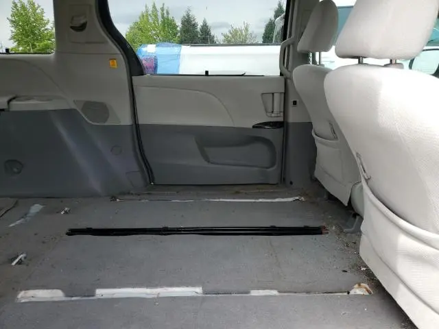 2011 TOYOTA SIENNA LE  
