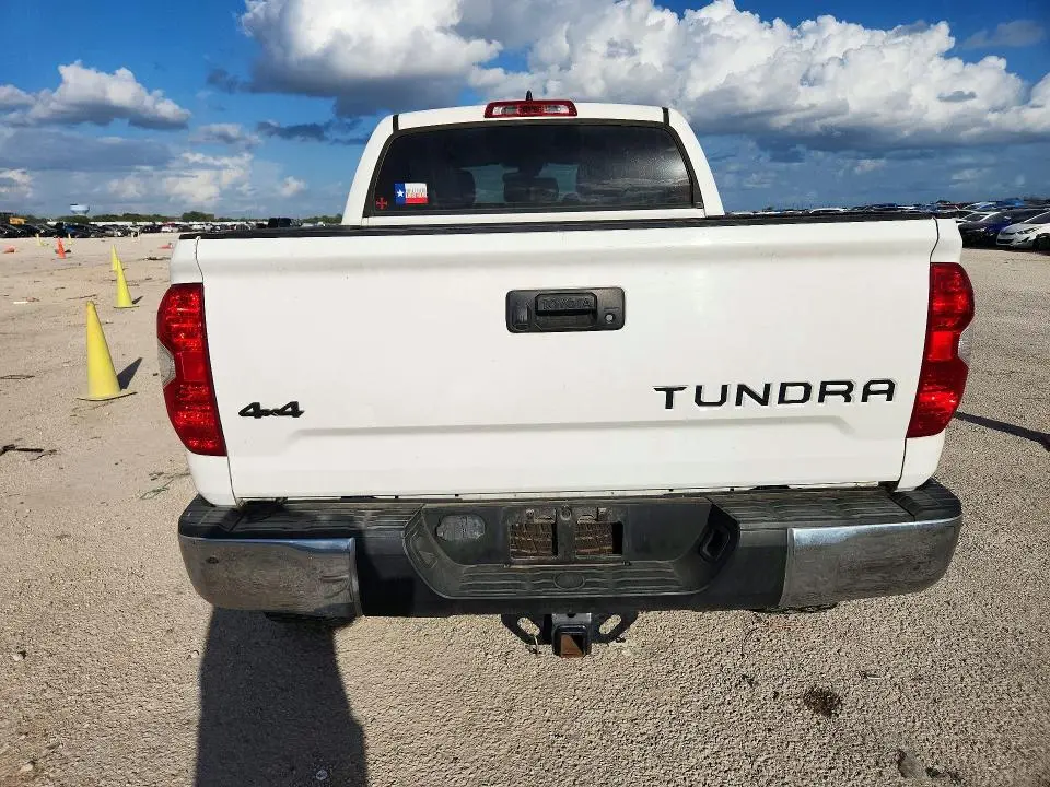 2020 TOYOTA TUNDRA SR5  