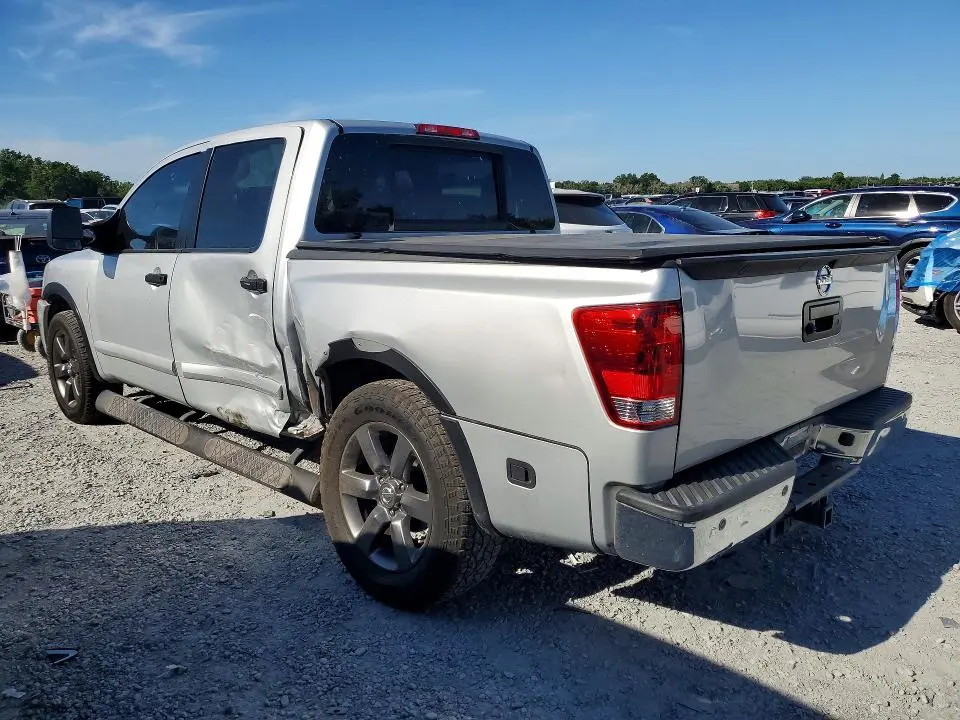 2015 NISSAN TITAN SV  