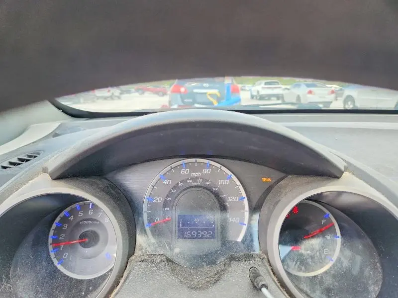 2010 HONDA FIT   