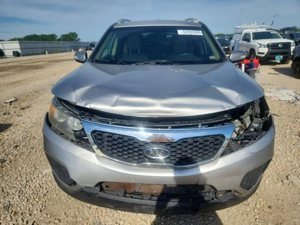 2013 KIA SORENTO LX  