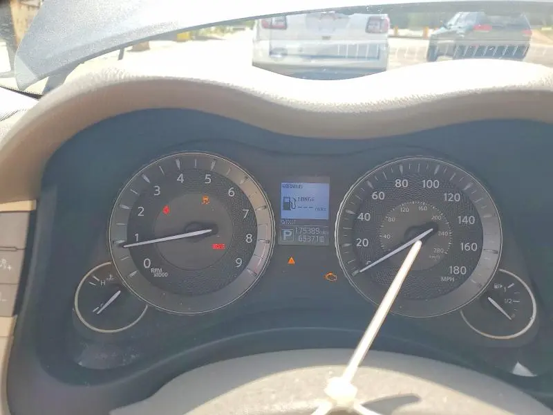 2015 INFINITI Q70 3.7  