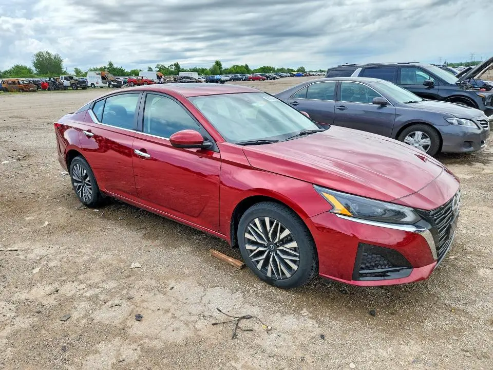 2023 NISSAN ALTIMA SV  