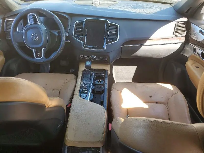 2017 VOLVO XC90 T6  