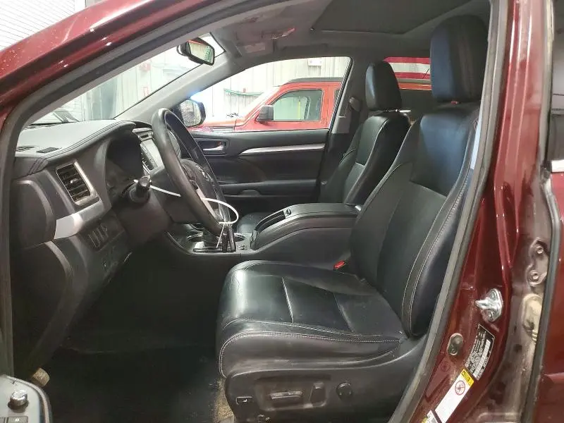 2016 TOYOTA HIGHLANDER XLE  