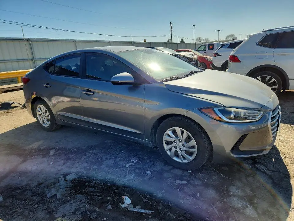 2017 HYUNDAI ELANTRA SE  