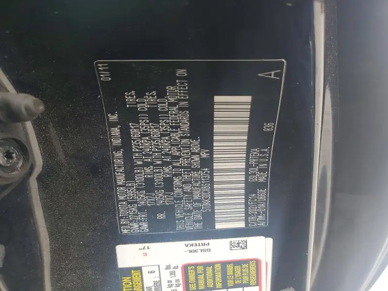 2011 TOYOTA SIENNA LE  