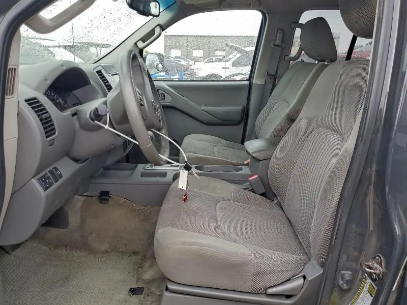 2013 NISSAN FRONTIER S  