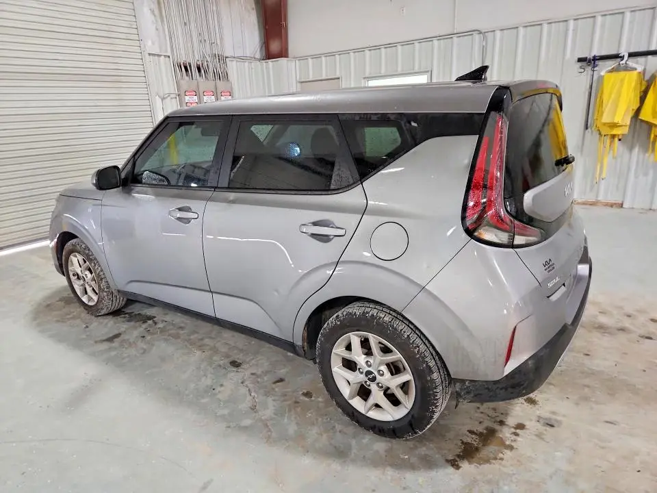 2023 KIA SOUL LX  