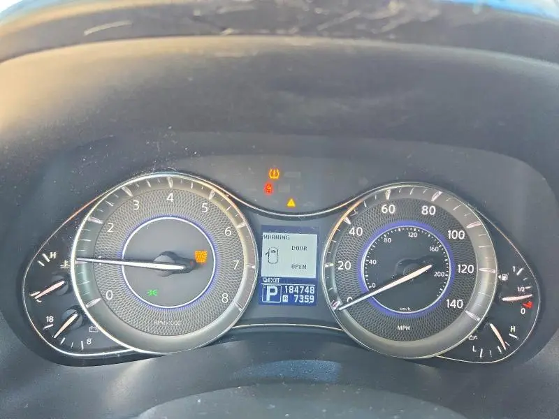 2011 INFINITI QX56 BASE  