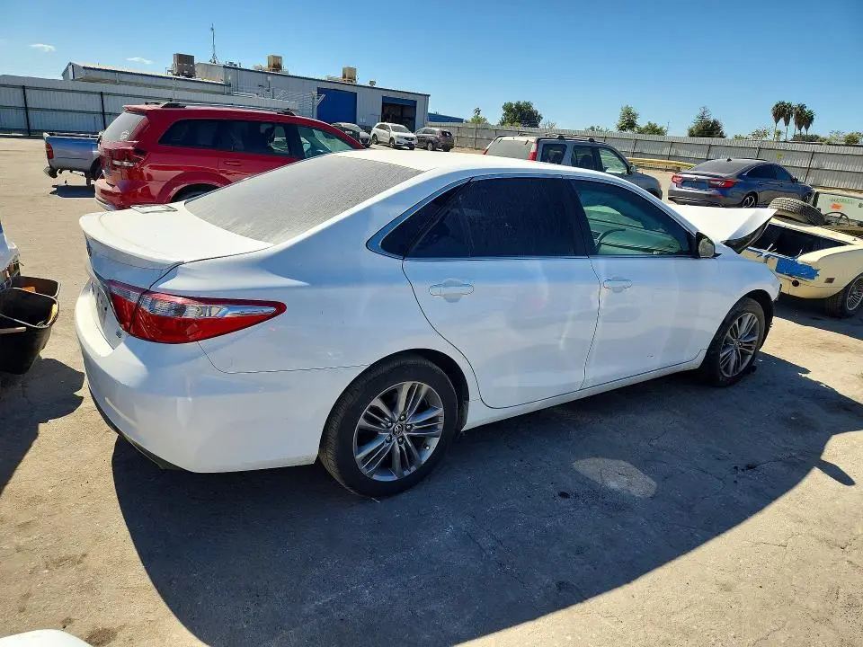 2017 TOYOTA CAMRY SE  