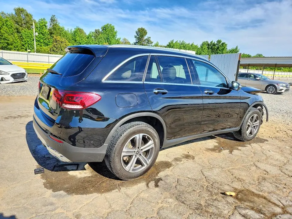 2022 MERCEDES-BENZ GLC 300  