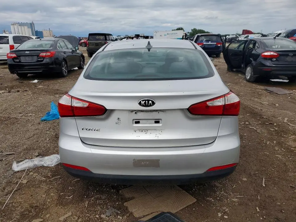 2015 KIA FORTE LX  