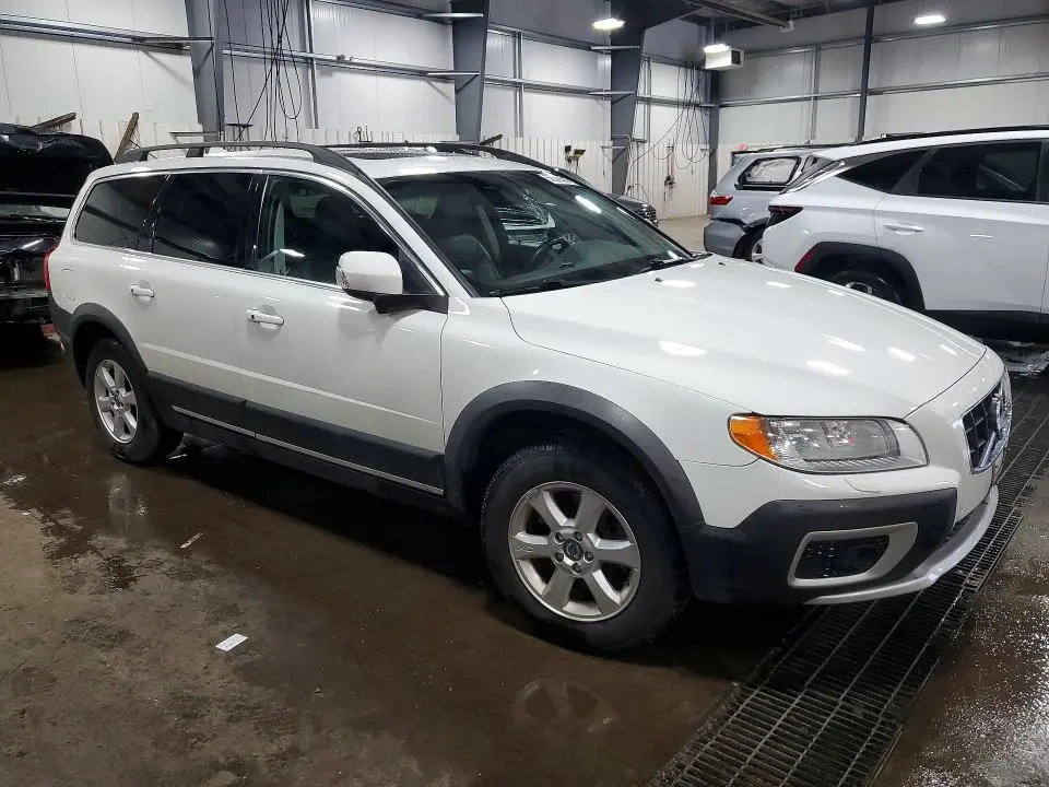 2011 VOLVO XC70 3.2  