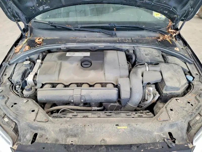 2011 VOLVO XC70 3.2  
