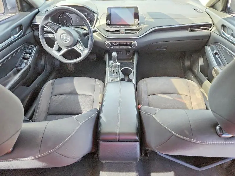 2021 NISSAN ALTIMA SV  