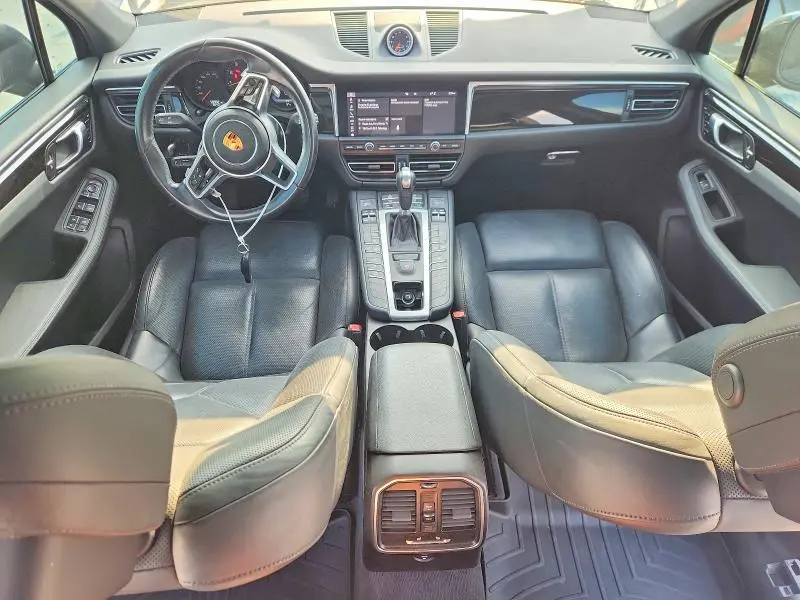 2020 PORSCHE MACAN   