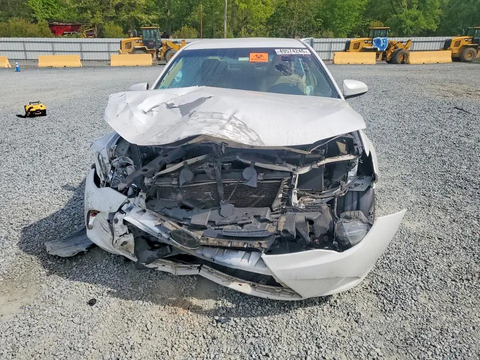 2016 TOYOTA CAMRY LE  