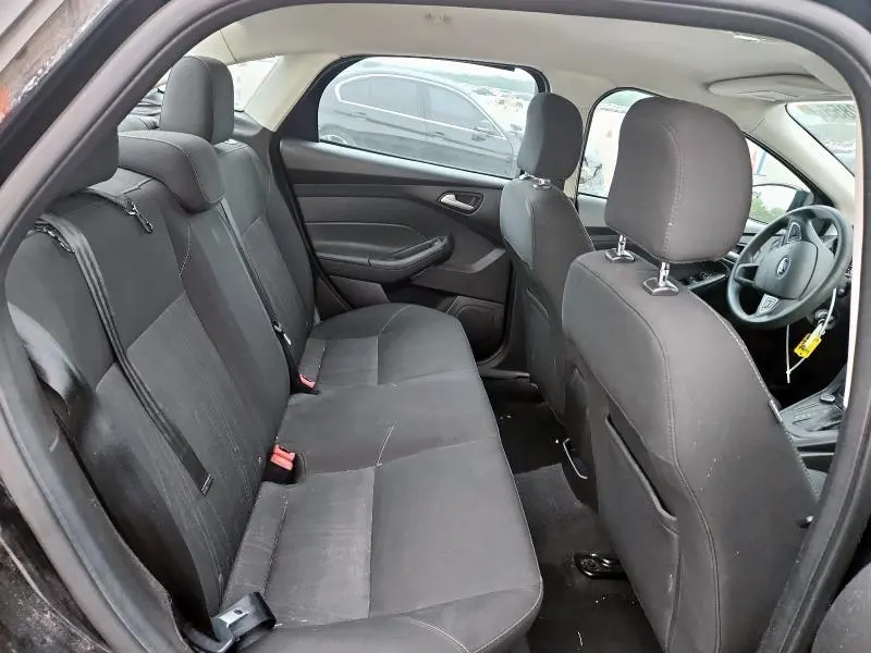 2017 FORD FOCUS SE  