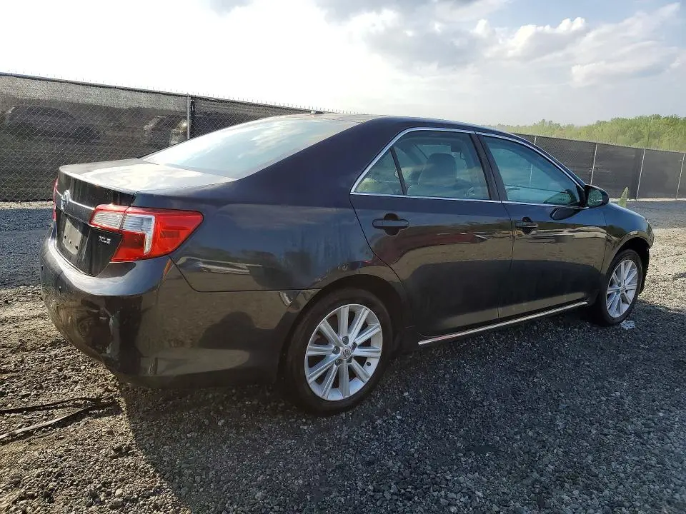 2014 TOYOTA CAMRY XLE  