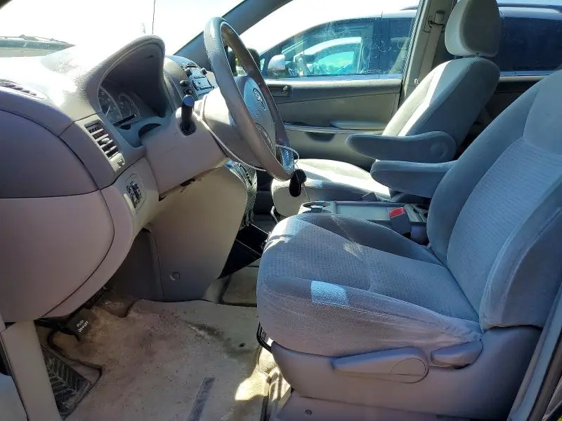 2010 TOYOTA SIENNA CE  