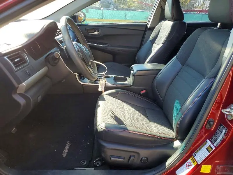 2017 TOYOTA CAMRY SE  