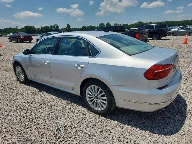 2016 VOLKSWAGEN PASSAT SE  