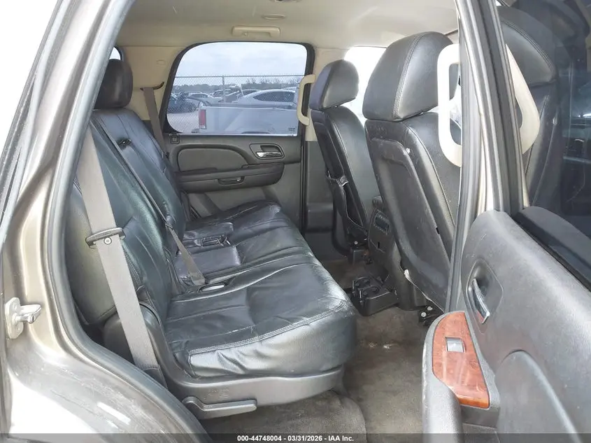 2011 CHEVROLET TAHOE LS