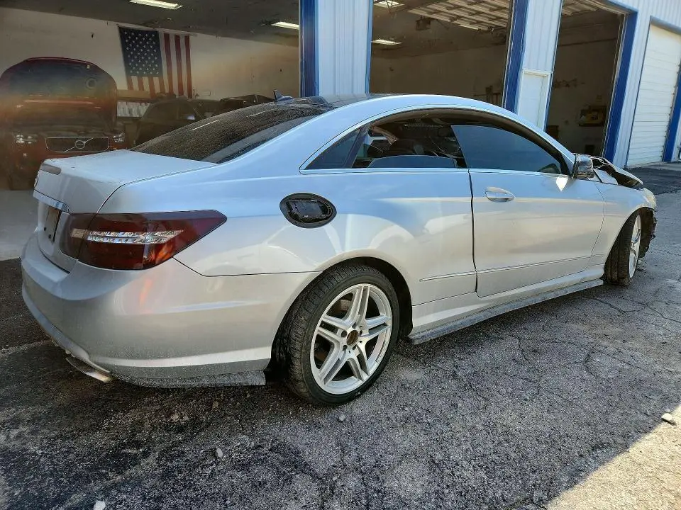 2011 MERCEDES-BENZ E 550  